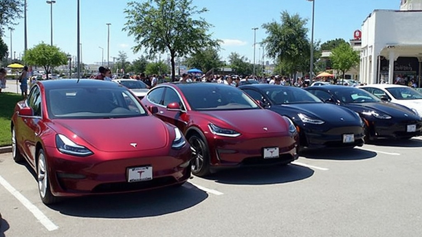 테슬라 이미지0.5532392304575295