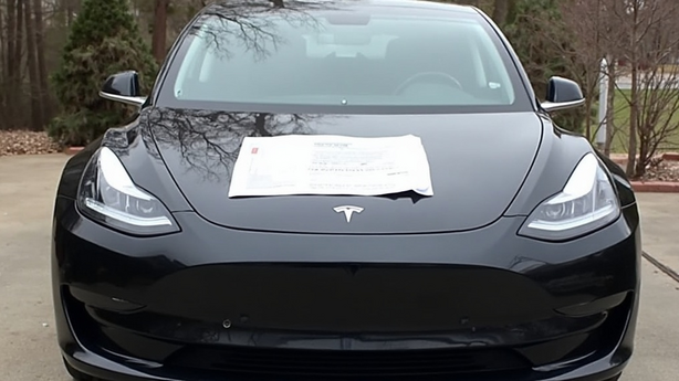 테슬라 이미지0.9038285567419768