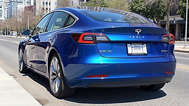 테슬라 이미지0.5132614081354772