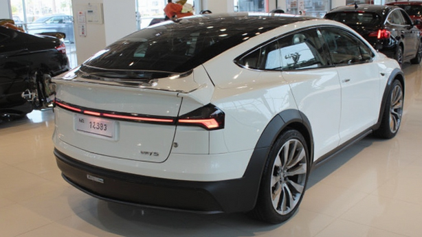 테슬라 이미지0.6176020995198432