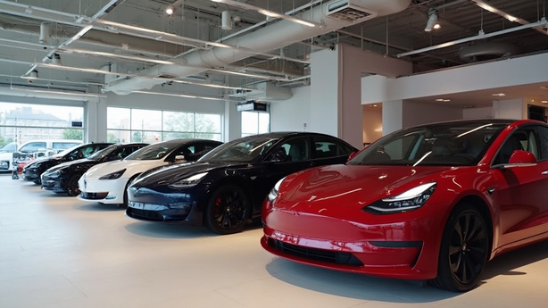 테슬라 이미지0.34343674148939374